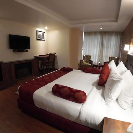Crescent Resort, Darjeeling ダージリン エクステリア 写真