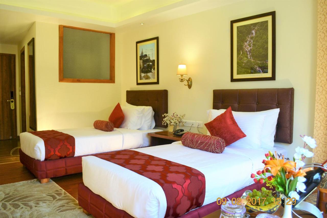 Crescent Resort, Darjeeling ダージリン エクステリア 写真