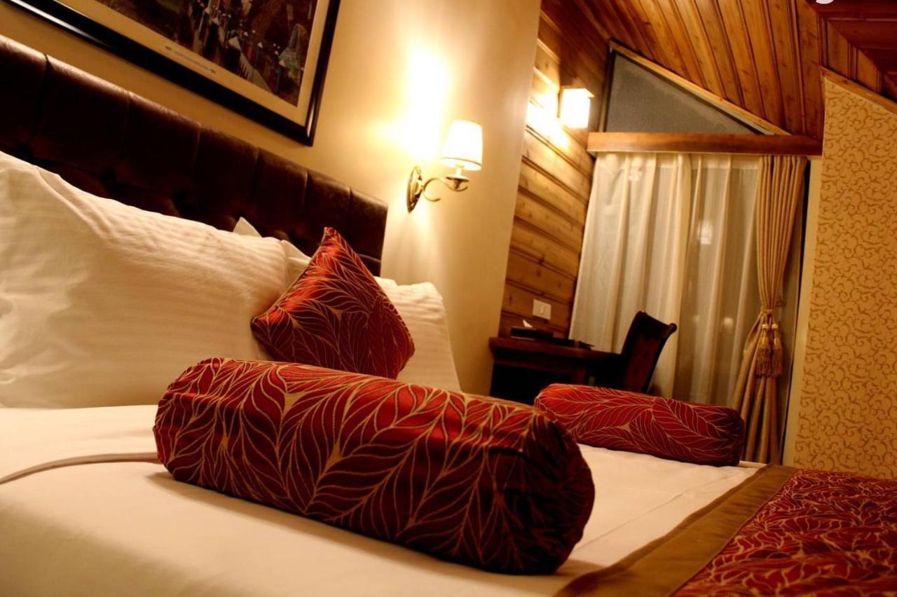 Crescent Resort, Darjeeling ダージリン エクステリア 写真