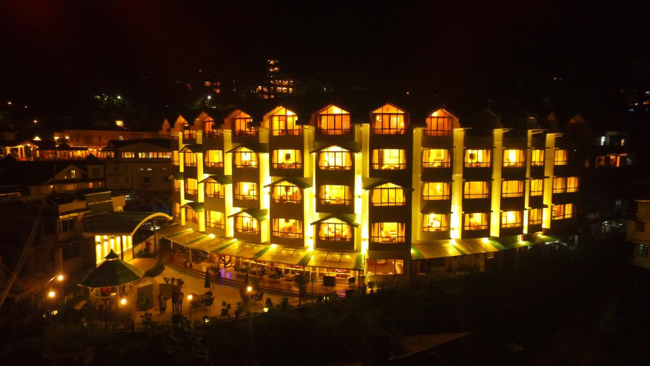 Crescent Resort, Darjeeling ダージリン エクステリア 写真