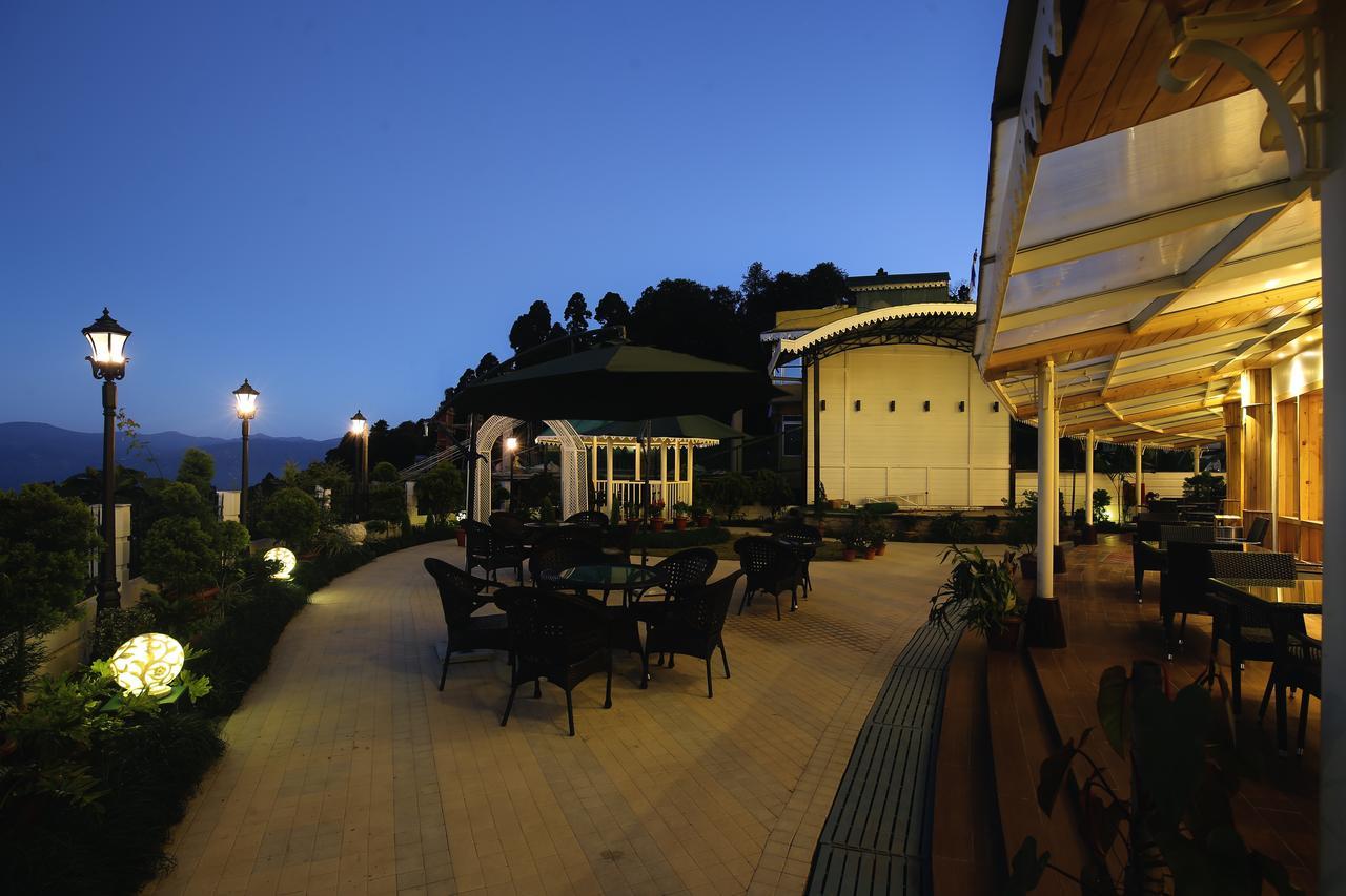 Crescent Resort, Darjeeling ダージリン エクステリア 写真