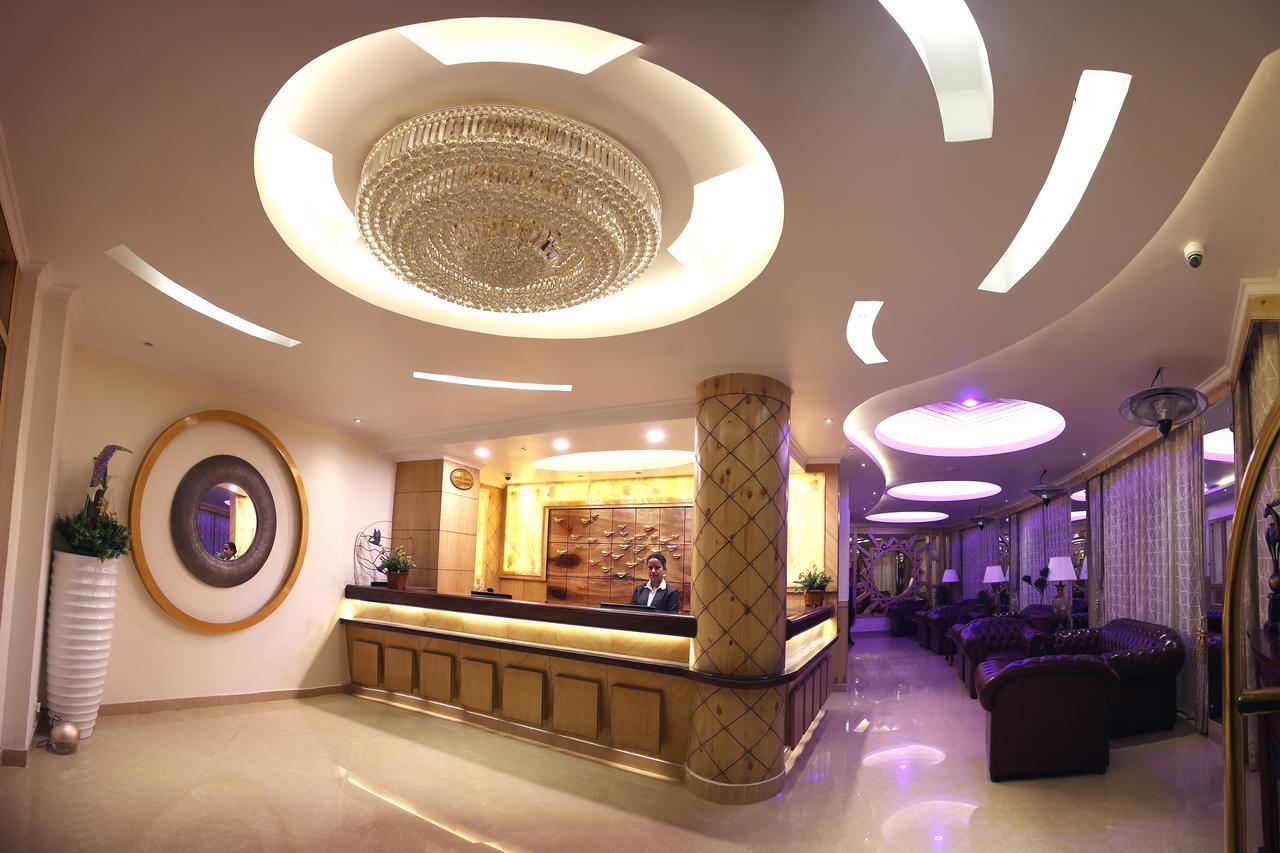 Crescent Resort, Darjeeling ダージリン エクステリア 写真